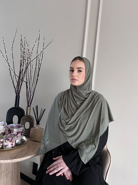 Comfort ontmoet stijl: stofkeuzes in Essentials Modest Fashion